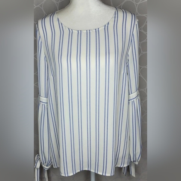 Rose + Olive white blue vertical striped bow cuff Medium - Picture 1 of 6